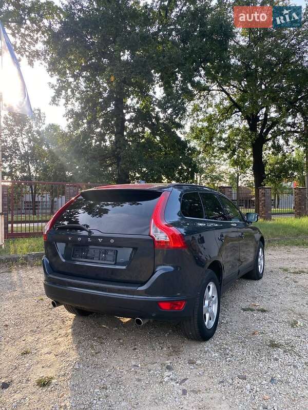 Позашляховик / Кросовер Volvo XC60 2012 в 