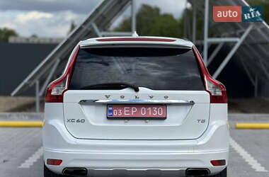 Внедорожник / Кроссовер Volvo XC60 2015 в 