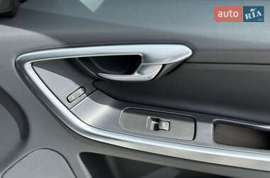 Внедорожник / Кроссовер Volvo XC60 2015 в 