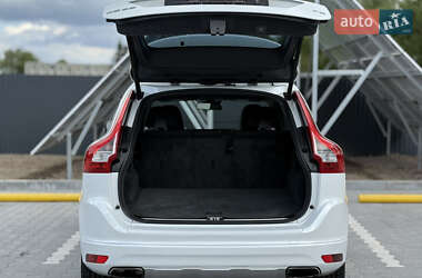 Внедорожник / Кроссовер Volvo XC60 2015 в 