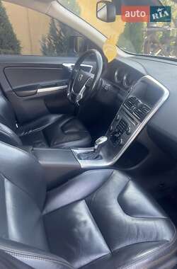 Позашляховик / Кросовер Volvo XC60 2013 в 