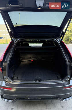 Внедорожник / Кроссовер Volvo XC60 2021 в 