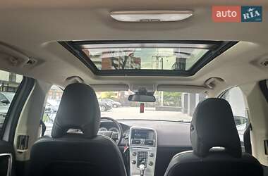Внедорожник / Кроссовер Volvo XC60 2012 в 