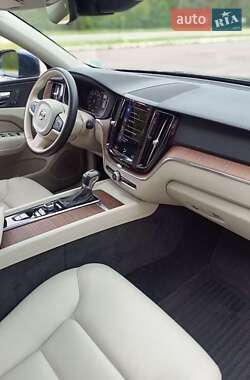 Позашляховик / Кросовер Volvo XC60 2020 в 