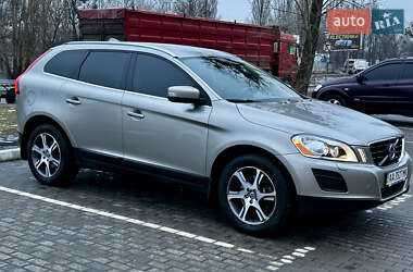 Внедорожник / Кроссовер Volvo XC60 2012 в 