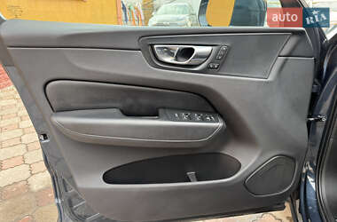 Внедорожник / Кроссовер Volvo XC60 2017 в 