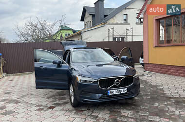 Внедорожник / Кроссовер Volvo XC60 2017 в 