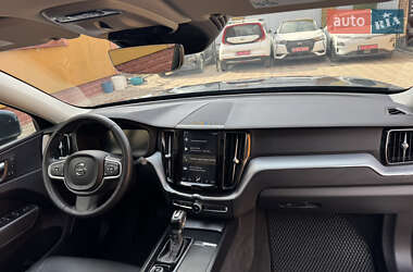 Внедорожник / Кроссовер Volvo XC60 2017 в 