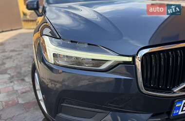 Внедорожник / Кроссовер Volvo XC60 2017 в 
