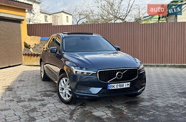 Внедорожник / Кроссовер Volvo XC60 2017 в 