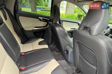Внедорожник / Кроссовер Volvo XC60 2016 в 