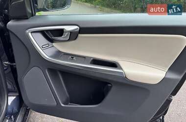Внедорожник / Кроссовер Volvo XC60 2016 в 