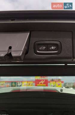 Внедорожник / Кроссовер Volvo XC60 2022 в 