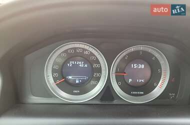 Внедорожник / Кроссовер Volvo XC60 2012 в 