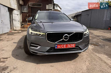 Внедорожник / Кроссовер Volvo XC60 2018 в 