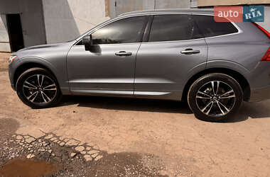 Внедорожник / Кроссовер Volvo XC60 2018 в 