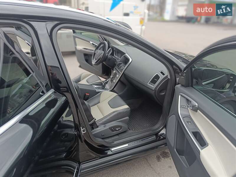 Внедорожник / Кроссовер Volvo XC60 2016 в Виннице