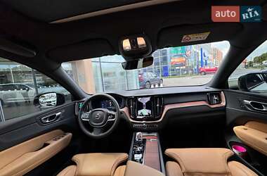 Внедорожник / Кроссовер Volvo XC60 2024 в 