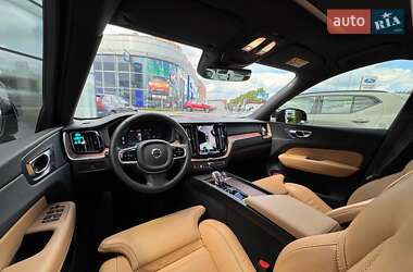Внедорожник / Кроссовер Volvo XC60 2024 в 