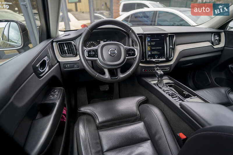 Внедорожник / Кроссовер Volvo XC60 2018 в Киеве фото 23 Внедорожник / Кроссовер Volvo XC60 2018 в Киеве