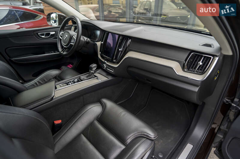 Внедорожник / Кроссовер Volvo XC60 2018 в Киеве фото 37 Внедорожник / Кроссовер Volvo XC60 2018 в Киеве