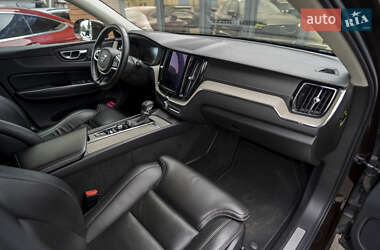 Позашляховик / Кросовер Volvo XC60 2018 в 