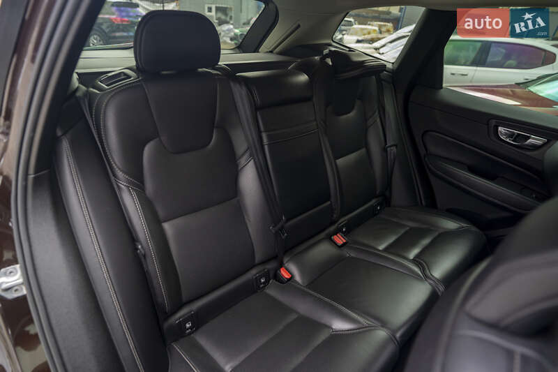 Внедорожник / Кроссовер Volvo XC60 2018 в Киеве фото 36 Внедорожник / Кроссовер Volvo XC60 2018 в Киеве