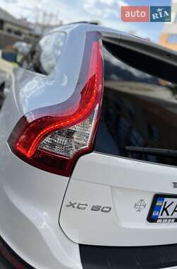 Внедорожник / Кроссовер Volvo XC60 2012 в 