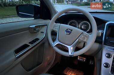 Позашляховик / Кросовер Volvo XC60 2012 в 