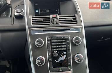 Внедорожник / Кроссовер Volvo XC60 2015 в 