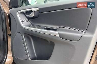 Внедорожник / Кроссовер Volvo XC60 2015 в 