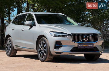 Внедорожник / Кроссовер Volvo XC60 2023 в 