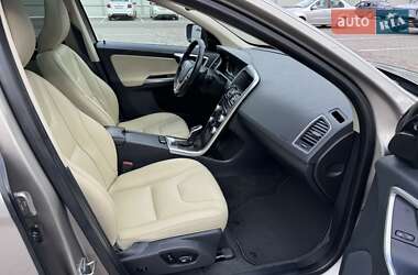 Позашляховик / Кросовер Volvo XC60 2016 в 