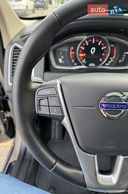 Позашляховик / Кросовер Volvo XC60 2016 в 