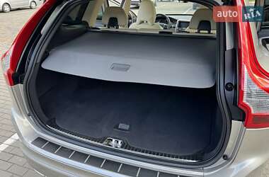 Позашляховик / Кросовер Volvo XC60 2016 в 