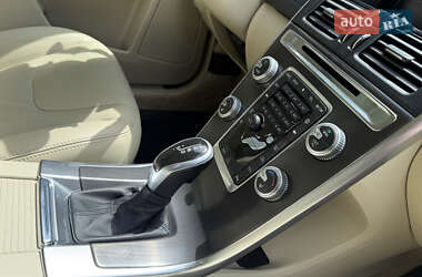 Внедорожник / Кроссовер Volvo XC60 2014 в 
