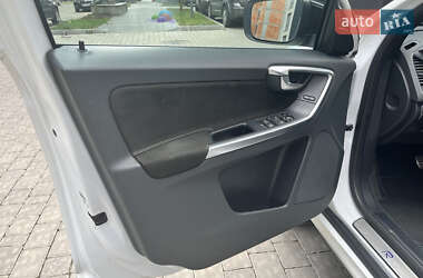 Позашляховик / Кросовер Volvo XC60 2014 в 