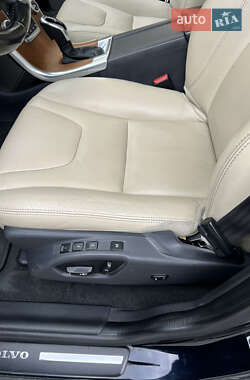 Внедорожник / Кроссовер Volvo XC60 2017 в 