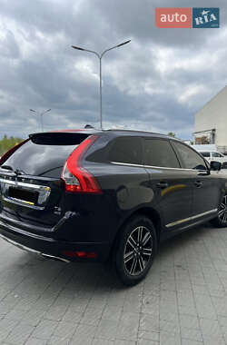 Внедорожник / Кроссовер Volvo XC60 2017 в 