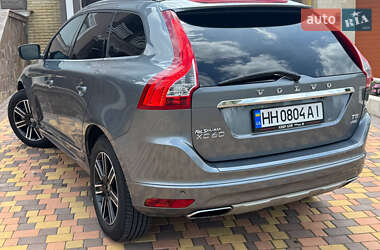 Внедорожник / Кроссовер Volvo XC60 2015 в 