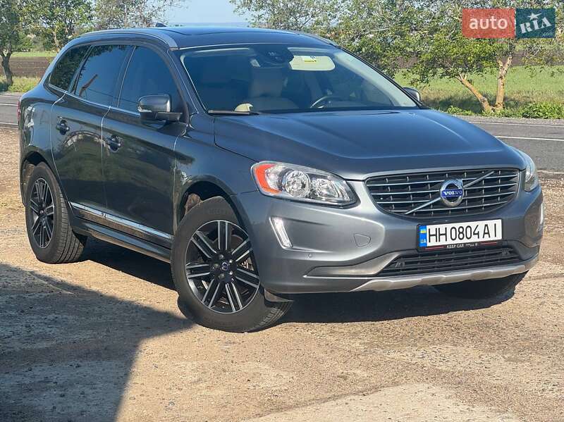 Внедорожник / Кроссовер Volvo XC60 2015 в 