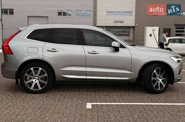 Внедорожник / Кроссовер Volvo XC60 2018 в 