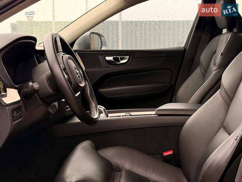 Внедорожник / Кроссовер Volvo XC60 2018 в Львове