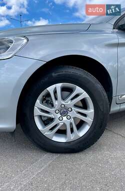 Позашляховик / Кросовер Volvo XC60 2016 в 