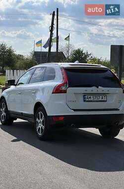 Внедорожник / Кроссовер Volvo XC60 2013 в 