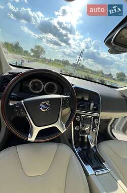 Внедорожник / Кроссовер Volvo XC60 2013 в 