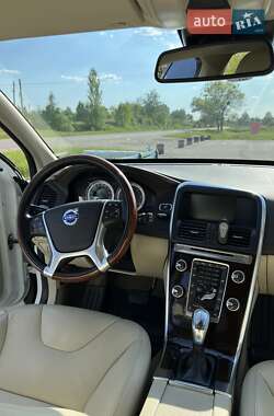 Внедорожник / Кроссовер Volvo XC60 2013 в 