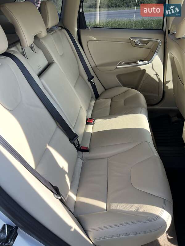 Позашляховик / Кросовер Volvo XC60 2013 в Малині