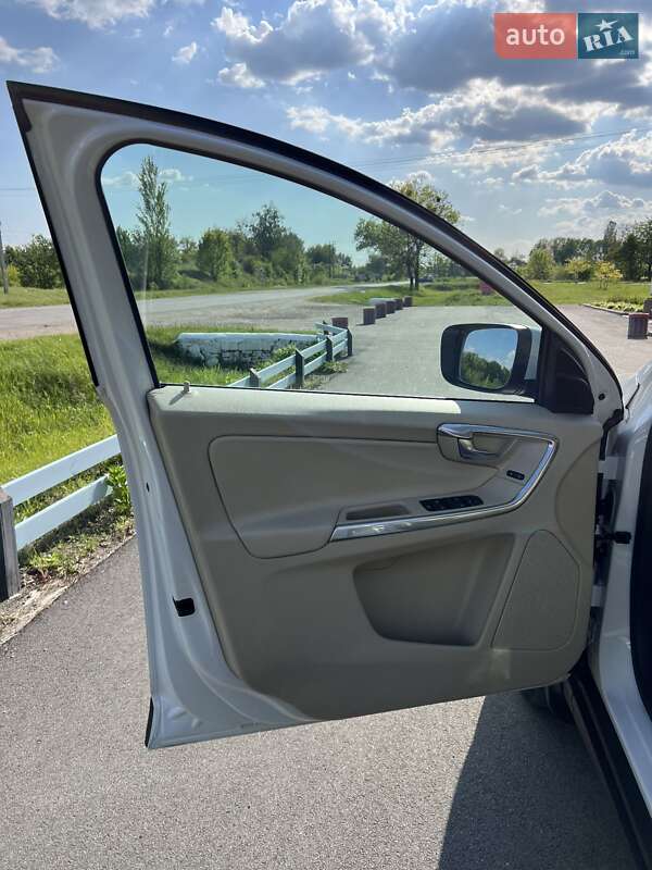 Позашляховик / Кросовер Volvo XC60 2013 в Малині