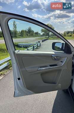 Внедорожник / Кроссовер Volvo XC60 2013 в 